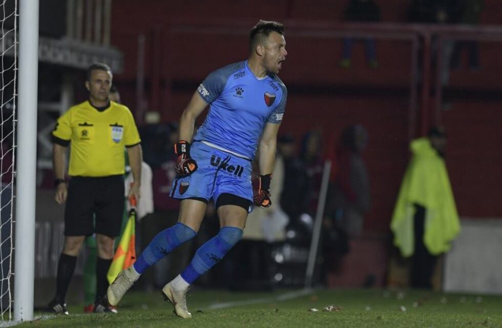 Colón recupera a Burián para la Copa Sudamericana y sumará delanteros