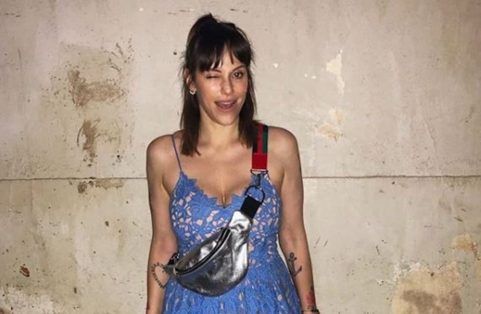 Connie Ansaldi encandiló a sus vecinos con un topless desde su balcón