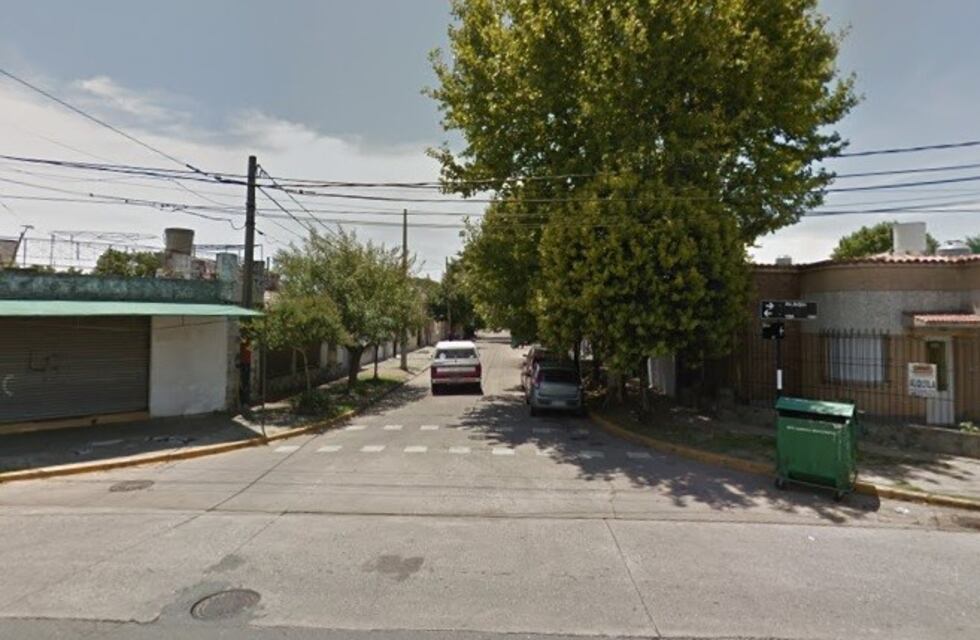 Una madre denunció a su hija por ahorcar y colgar a su perra en el patio