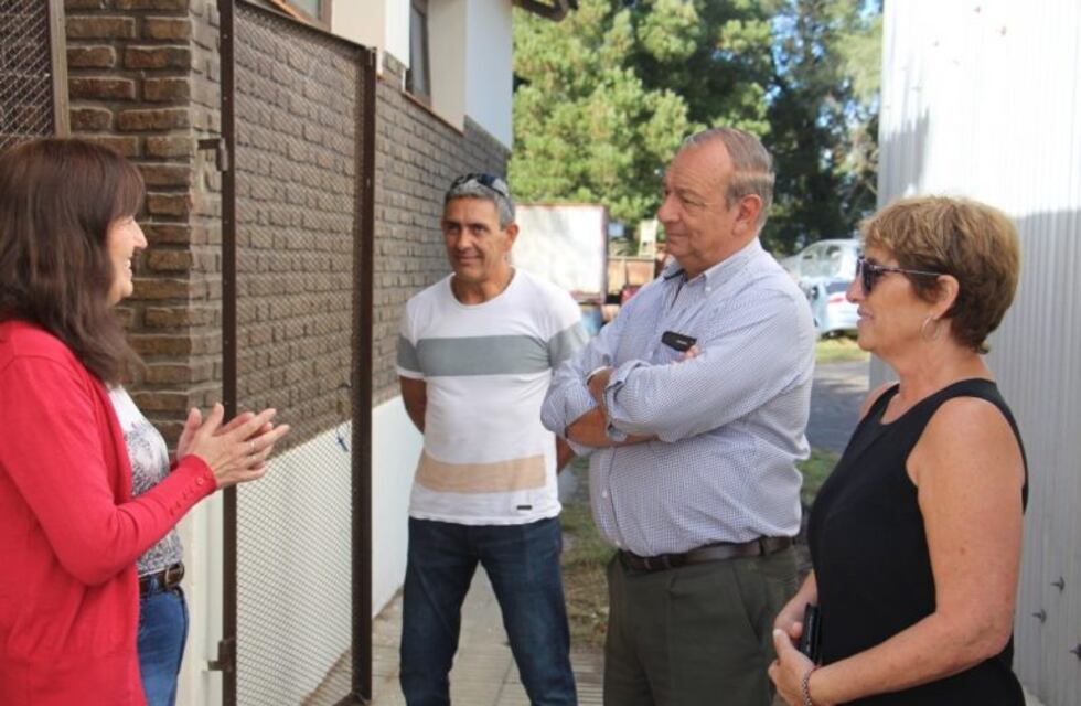 Carlos Sánchez visitó la Cabina Sanitaria