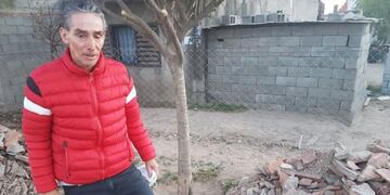 El motociclista huía de los asaltantes en barrio Villa Los Artesanos y fue asistido por un vecino\u002E