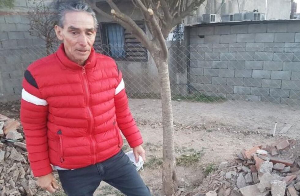 Huía de cuatro asaltantes que le quería robar la moto, chocó y está en gravísimo estado