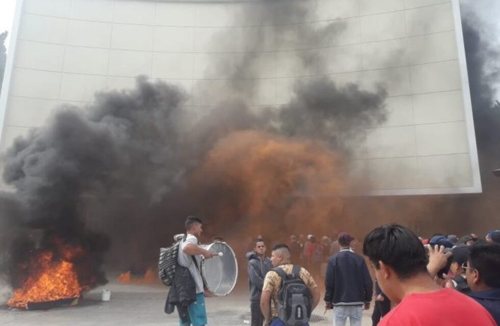 Peligra la sesión en la Legislatura por protestas de gremio de la pesca