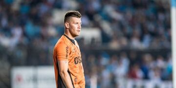 El arquero no lo puede creer\u002E Nereo adivinó y se lo atajó\u002E Y la T tampoco aprovechó el rebote\u002E