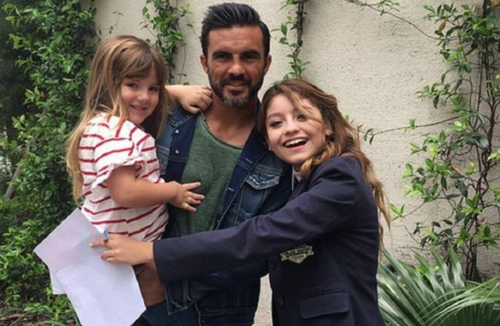 La provocadora foto de Cubero durmiendo con sus hijas