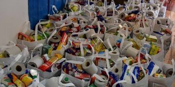 Un matrimonio chino donó bolsones de comida para comedores de un pueblo salteño\u002E (Facebook)