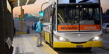 Neuquén congelará por 120 días las tarifas de colectivos