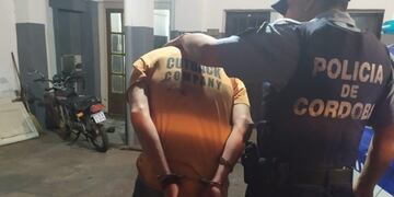 Alta Gracia: robó, se escondió atrás de un árbol y quedó detenido