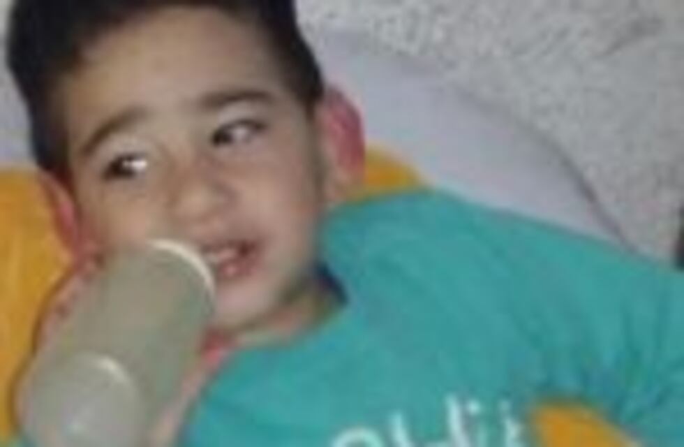 Un nene de 2 años estuvo 12 horas perdido y lo encontraron en una terraza a la vuelta de su casa en Caseros