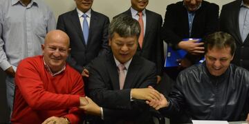 Firma de convenio entre las Cataratas y la Muralla China