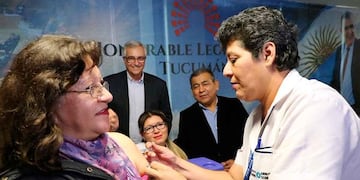 Más de 80 mil tucumanos ya fueron vacunados contra la gripe\u002E (Twitter @MSALUDTUC)