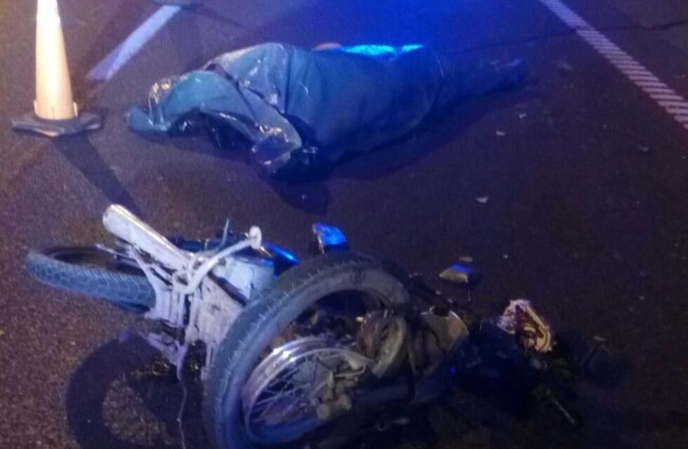 Falleció una persona luego del choque de dos motocicletas en Avenida Circunvalación