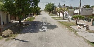 La menor fue arrojada del auto a la altura de calle Santiago del Estero al 160\u002E (Street View)