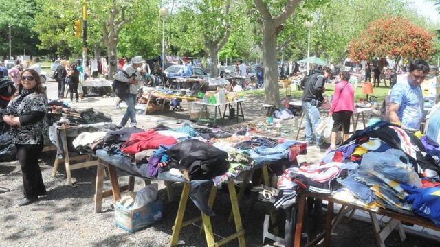 Feriantes de Plaza Rocha reclaman mayores controles (web)