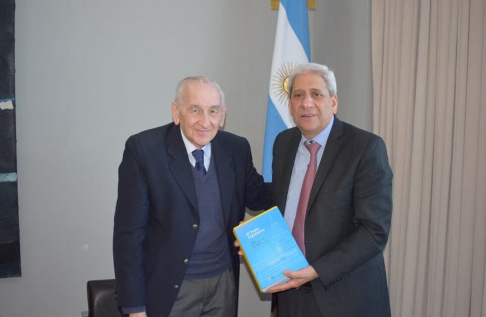 Tratan temas del Derecho Parlamentario