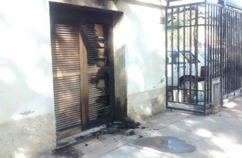 Quiso suicidarse en la cárcel el hombre que el viernes atacó con un machete a su ex esposa