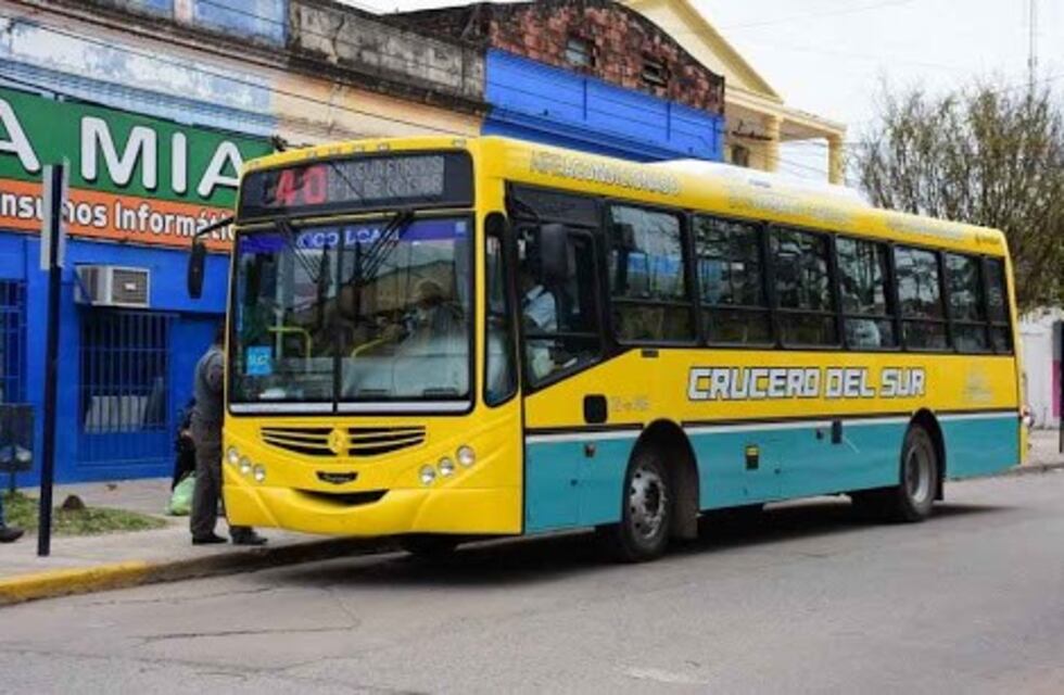 Continúa hasta el mediodía el paro del transporte urbano