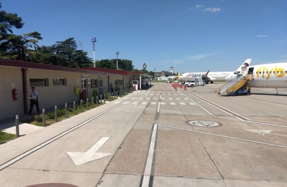 El Gobierno advirtió que hay "un serio riesgo" de que el aeropuerto de El Palomar deje de operar