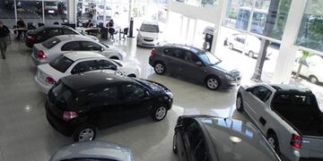 El patentamiento y la transferencia de automóviles se incrementó más del 60 por ciento desde enero.