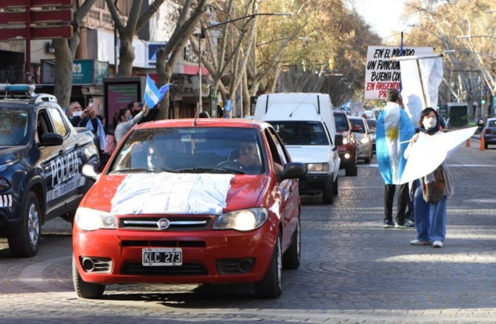 Mendoza también se sumó a la marcha del #13S en contra del Gobierno
