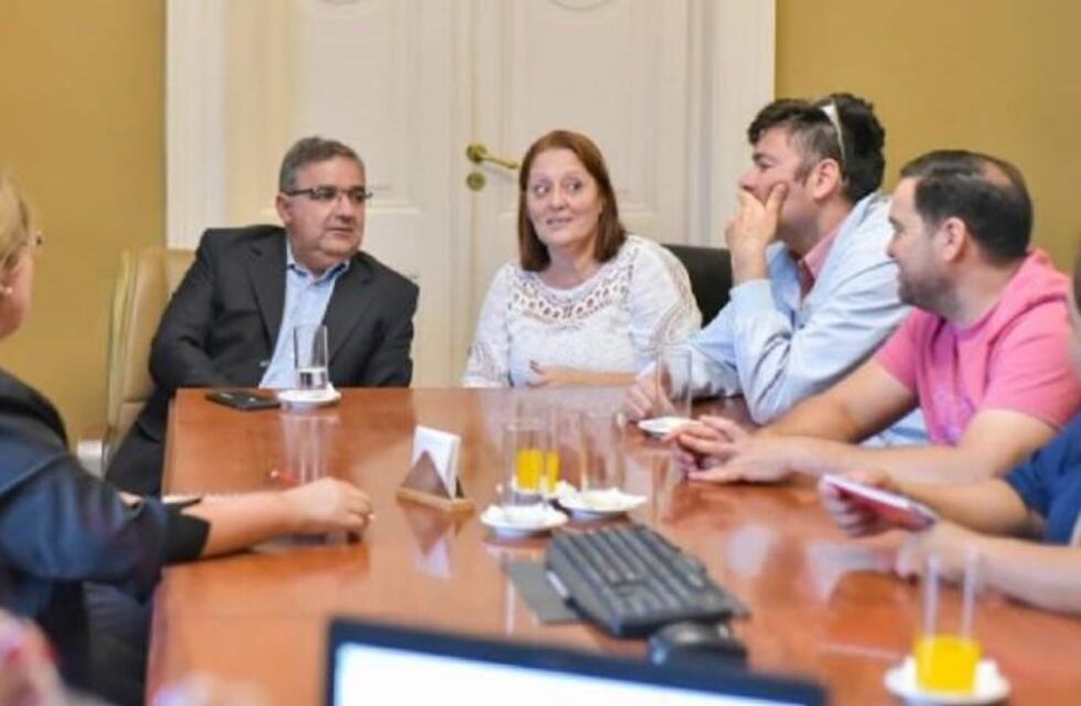 El intendente le propuso a los docentes un aumento del 23%