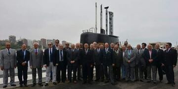 La emotiva despedida de los primeros tripulantes del ARA San Juan\u002E Foto: Clarín\u002E