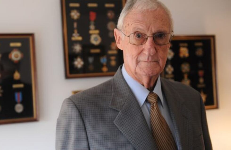 Martín Balza: "no pasa un día que no rece por mis caídos en Malvinas"