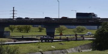 Ataques a pedradas en avenida Rancagua y Circunvalación\u002E