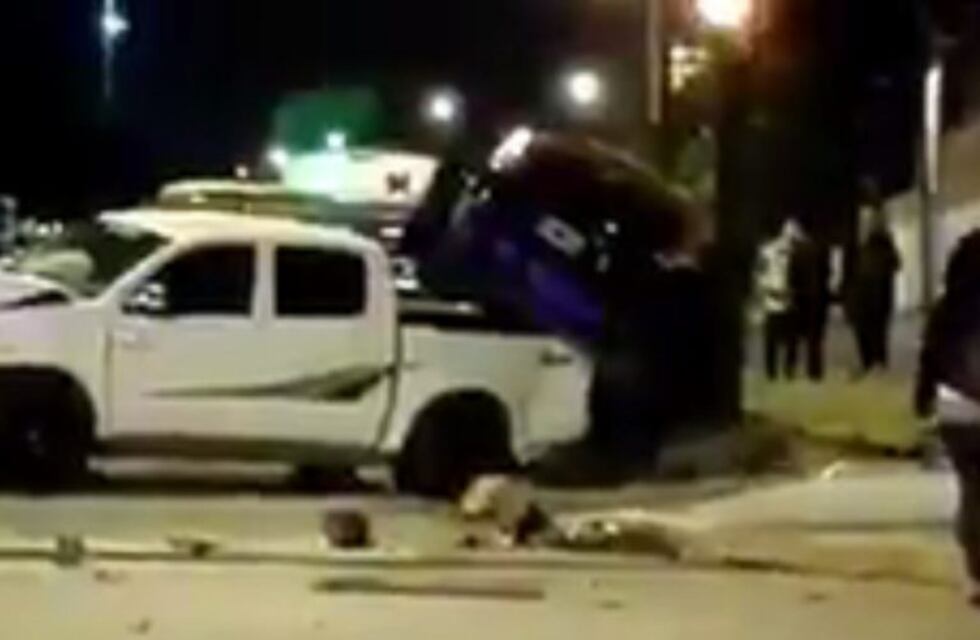 Murió un joven que manejaba su auto y colisionó con una pick up en zona norte