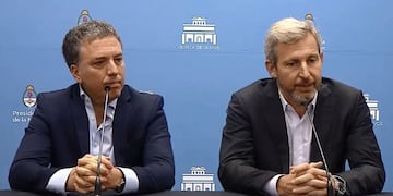 Nicolás Dujovne y Rogelio Frigerio, en conferencia de prensa tras el anuncio de que Miguel Ángel Pichetto acompañará en la fórmula presidencial a Mauricio Macri\u002E Foto: Captura de pantalla\u002E