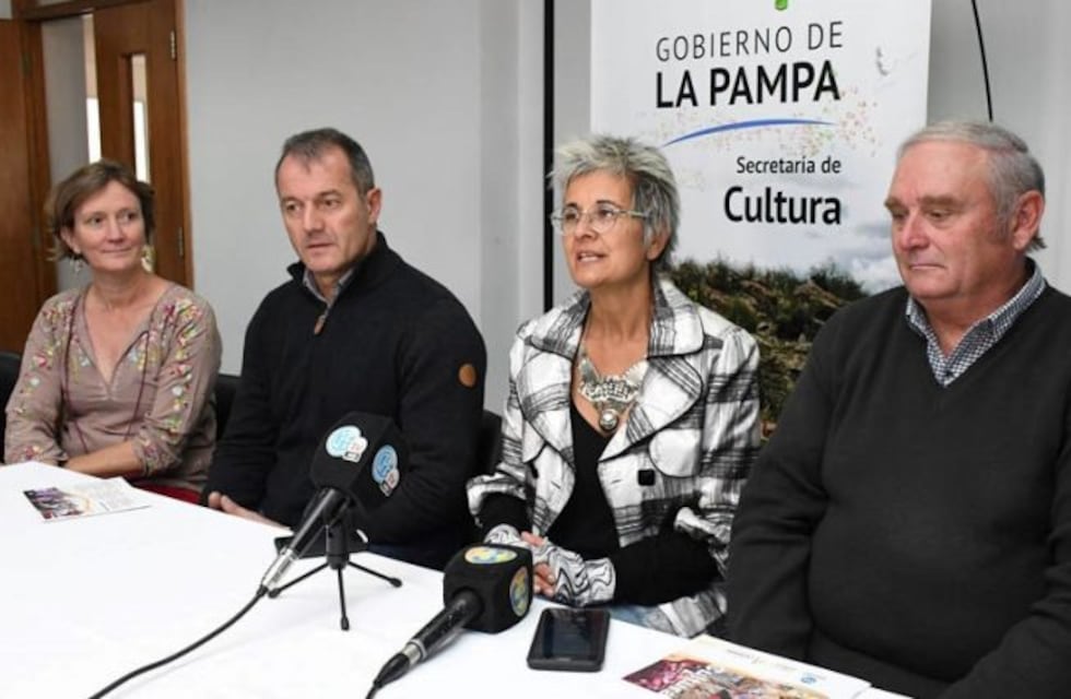 Presentaron festivales de Literatura, Artes Visuales y Teatro en varias localidades