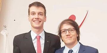 Norberto Schmidt y Jonathan Ayala, los nuevos ingenieros nucleares misioneros\u002E (MisionesOnline)