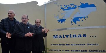A pocos días de haber inaugurado el monumento a los caídos en Malvinas, ya le robaron las luces