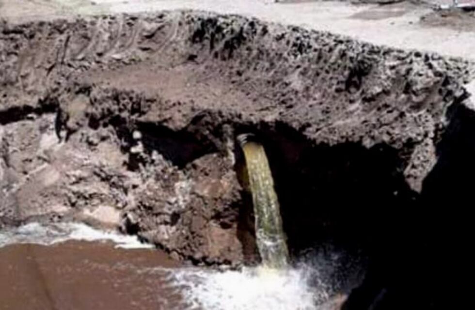 Arreglaron el caño y se restablece el servicio de agua en Unquillo y Mendiolaza