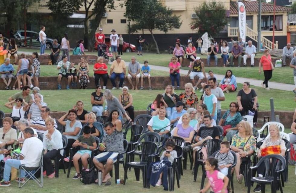 Se realizó con éxito la sexta edición del Festival de la Villa Canta, Baila y Ríe