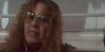 La fuerte discusión en el colectivo entre una joven y una señora que le golpeaba el asiento\u002E