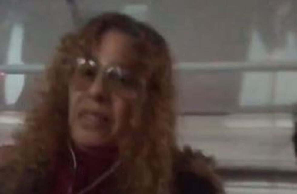 La fuerte discusión en el colectivo entre una joven y una señora que le golpeaba el asiento