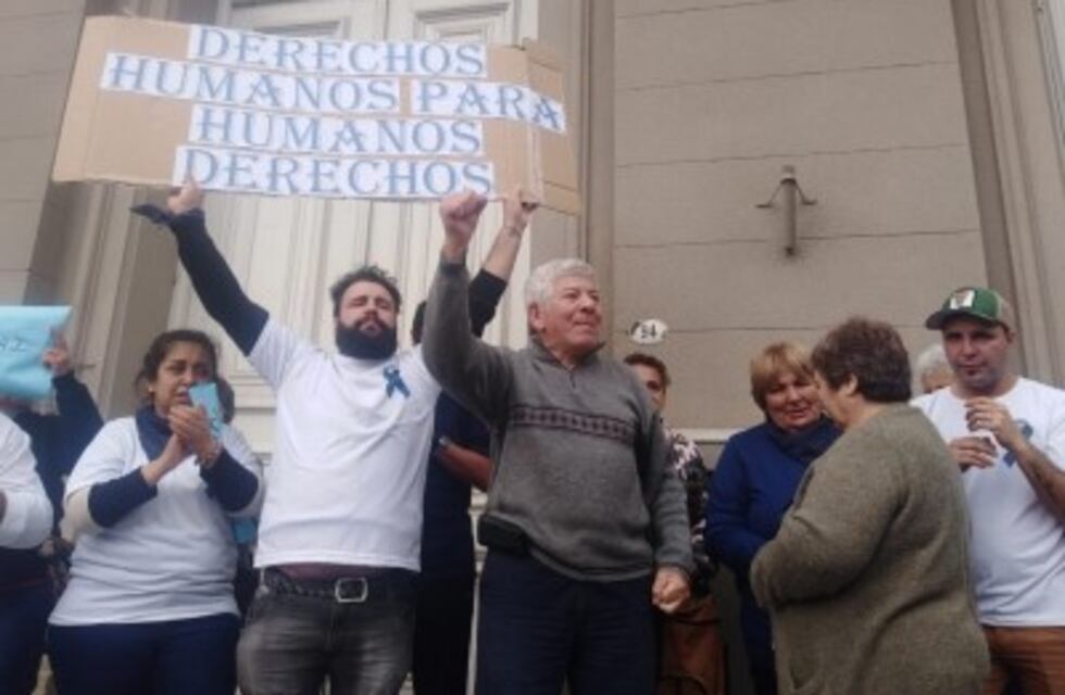 Gualeguaychú marchó pidiendo la libertad del policía Mauricio Gómez