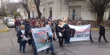 Marcha Felix Dip peluquero San Luis