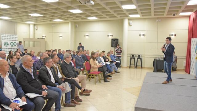 Leonardo Viotti en la celebración de la Cámara de Metalúrgicos de Rafaela