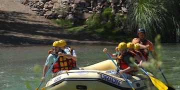 El río Atuel seguirá navegable para balsas de menor tamaño.