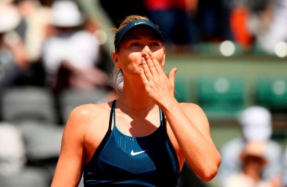 María Sharapova compartió su número de celular en las redes para sentirse más "conectada"