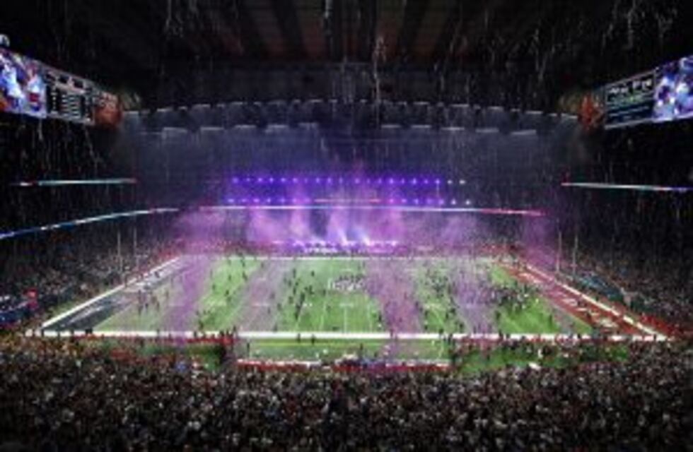 Así fue el armado y desarmado del escenario para el show de Lady Gaga en el Super Bowl