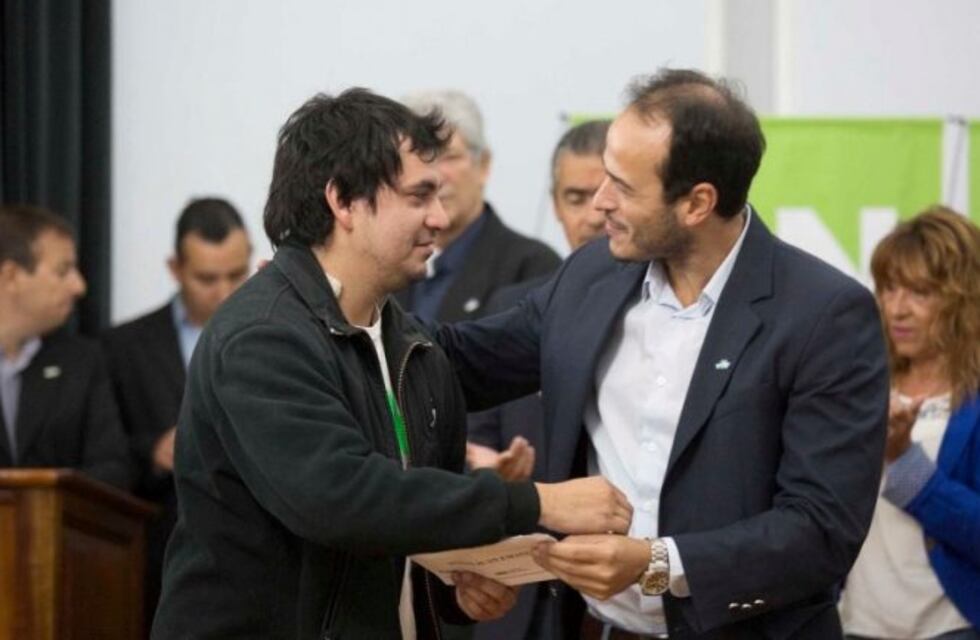 Entregaron créditos del CREAR para vecinos de Viedma y San Javier