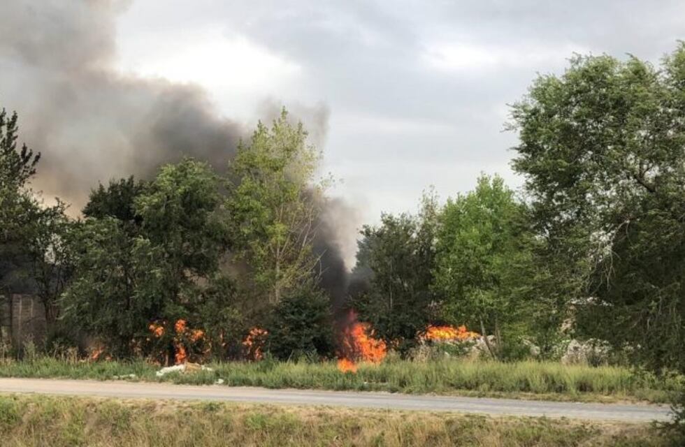 Impactante Incendio en los terrenos de la ex papelera