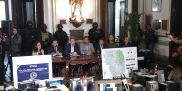 Funcionarios del Ministerio de Seguridad de la Naciu00f3n y fiscales provinciales que ordenaron los allanamientos brindaron detalles del megaoperativo desarrollado en la Tablada y Repu00fablica de la Sexta.