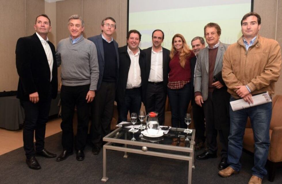 Boasso le tiró con todo a Corral por Twitter: "Sólo matándome podrás impedir que compita"