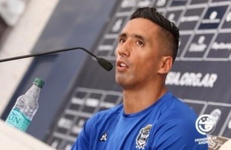 Barrios: "Es una alegría enorme estar en Gimnasia con Diego"