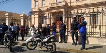 Realizaron una apostasía colectiva frente al Arzobispado