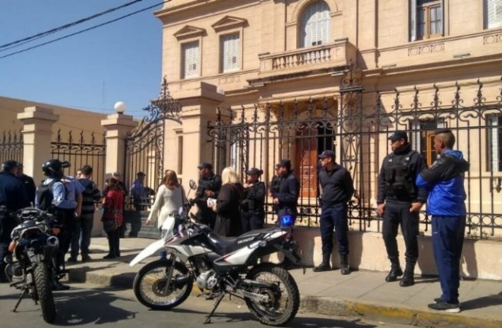 Realizaron una apostasía colectiva frente al Arzobispado